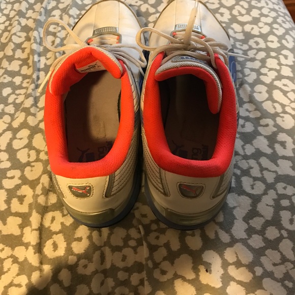 Women's puma running shoes - Picture 3 of 5