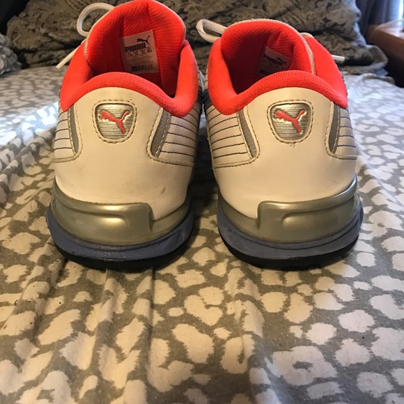 Women's puma running shoes - Picture 4 of 5