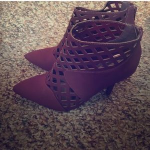 Maroon  heels