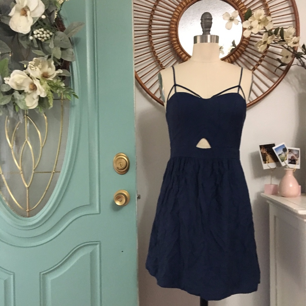 ✨SALE✨ BCBGeneration Navy Keyhole Dress US 2