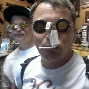 Meet your Posher, Ray