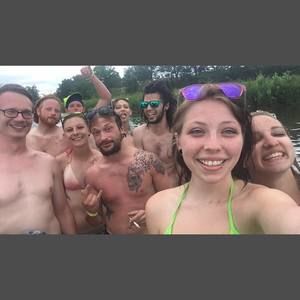 Meet your Posher, Destiny