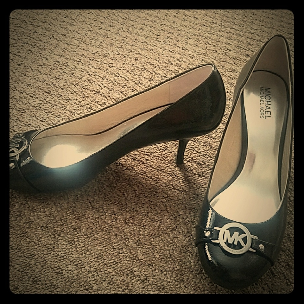 Michael Kors pumps Sz 10