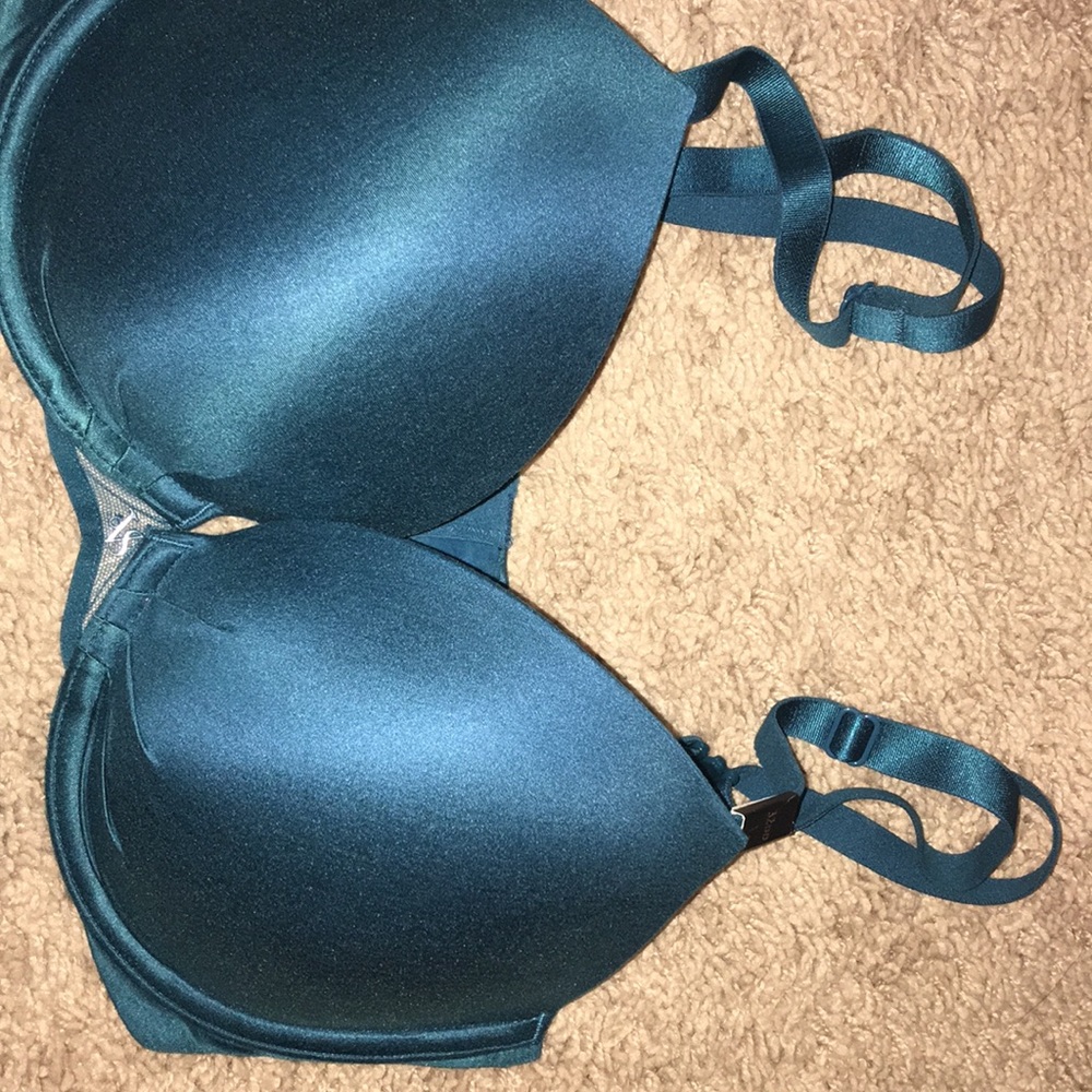 Victoria secret fabulous bra 32DD