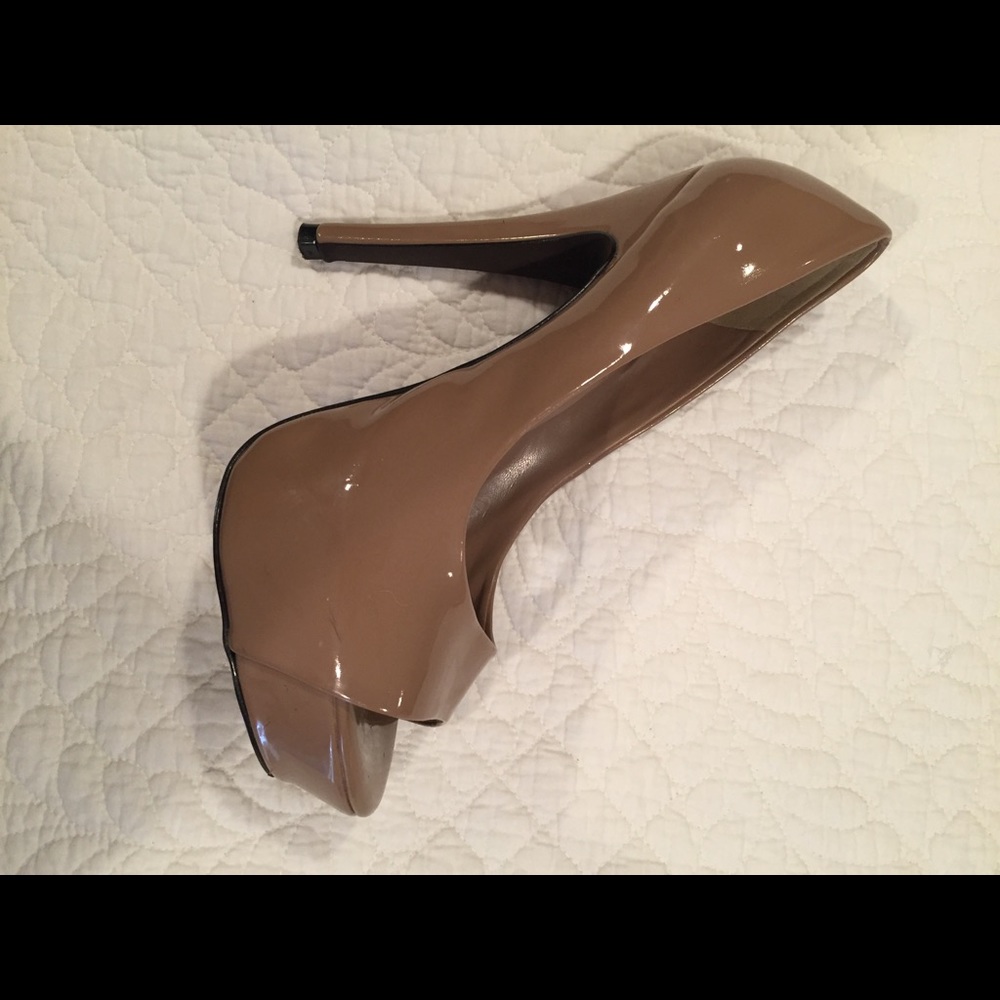 Aldo patent leather nude platform heels