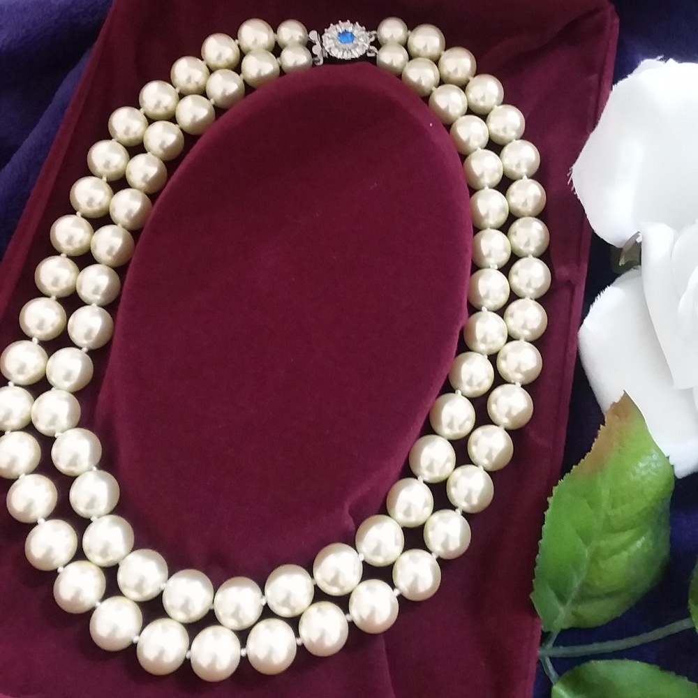 Double strand pearl necklace-Jacqueline Kennedy