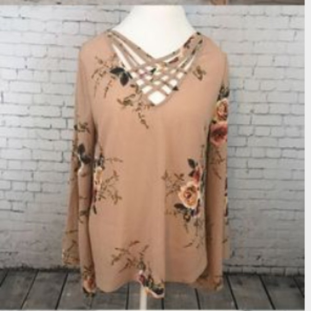 Floral blouse with bell sleeves