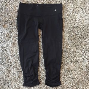 Black NUX cropped leggings