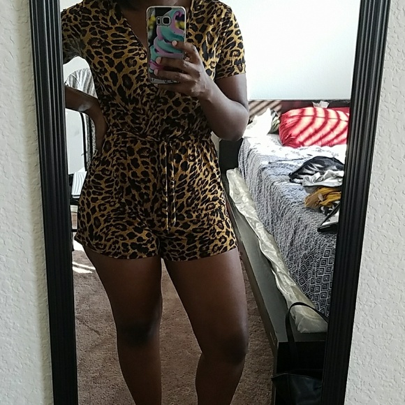 Romper - Picture 1 of 4