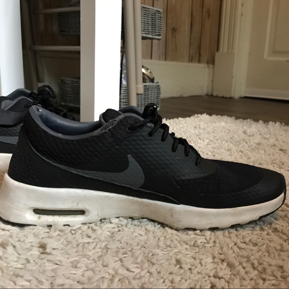 Nike Thea