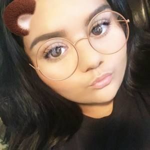 Meet your Posher, Elena