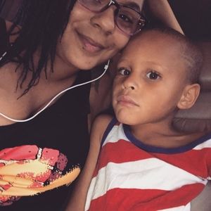 Meet your Posher, Yvonna