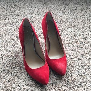 7.5 red velvet Jessica Simpson pumps