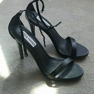 Steve Madden Strappy heels like brand new