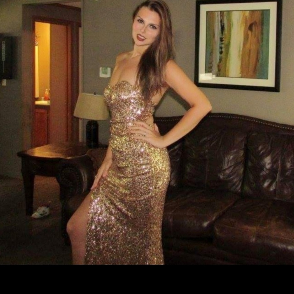 Stunning Faviana evening gown