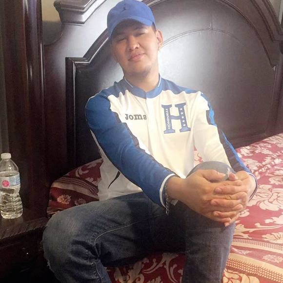 Meet your Posher, Mikael - Picture 1 of 1