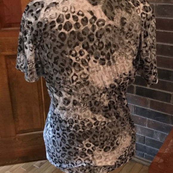 Super cute leopard t-shrt - Picture 2 of 5