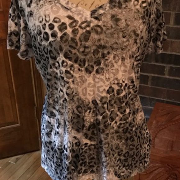 Super cute leopard t-shrt - Picture 4 of 5