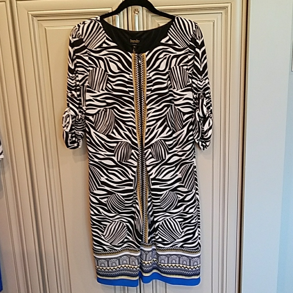 Ladies Zip Front, 3/4 Sleeve With Button To Cinch - image 1