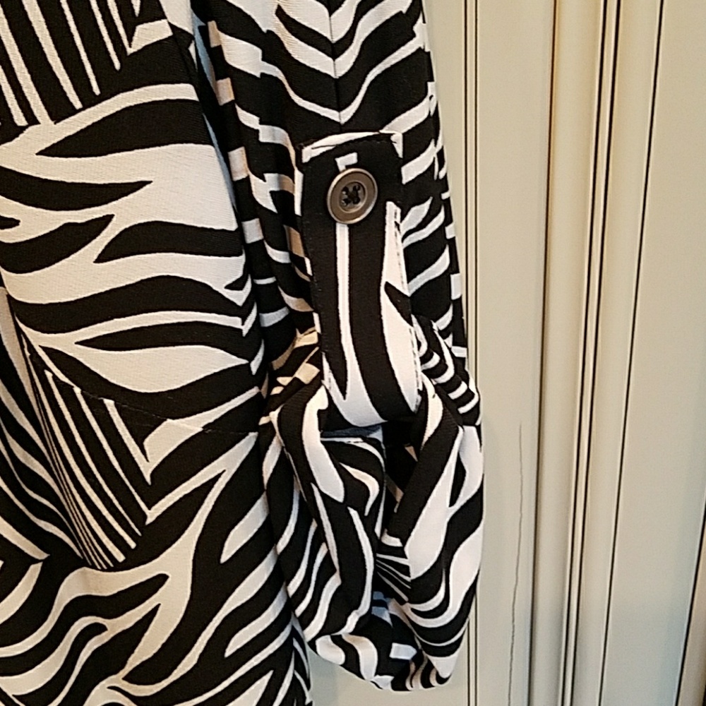 Ladies Zip Front, 3/4 Sleeve With Button To Cinch - image 3