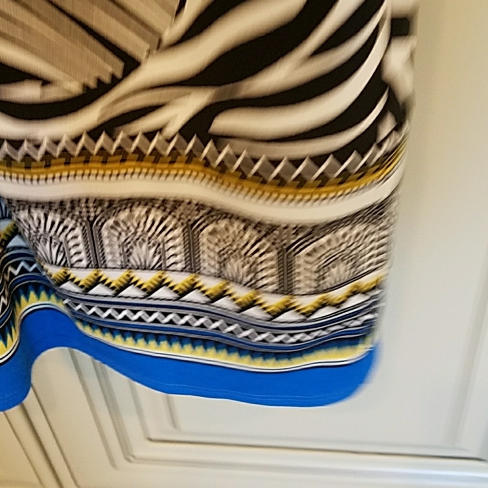 Ladies Zip Front, 3/4 Sleeve With Button To Cinch - image 4