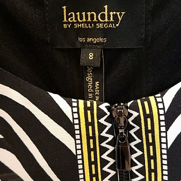 Ladies zip front, 3/4 sleeve with button to cinch - Picture 2 of 4