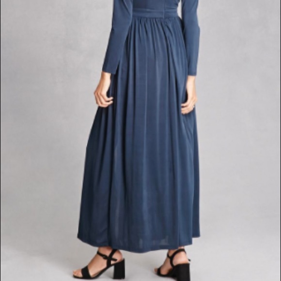Slit Maxi Dress- Forever 21. Never Worn - Picture 4 of 6