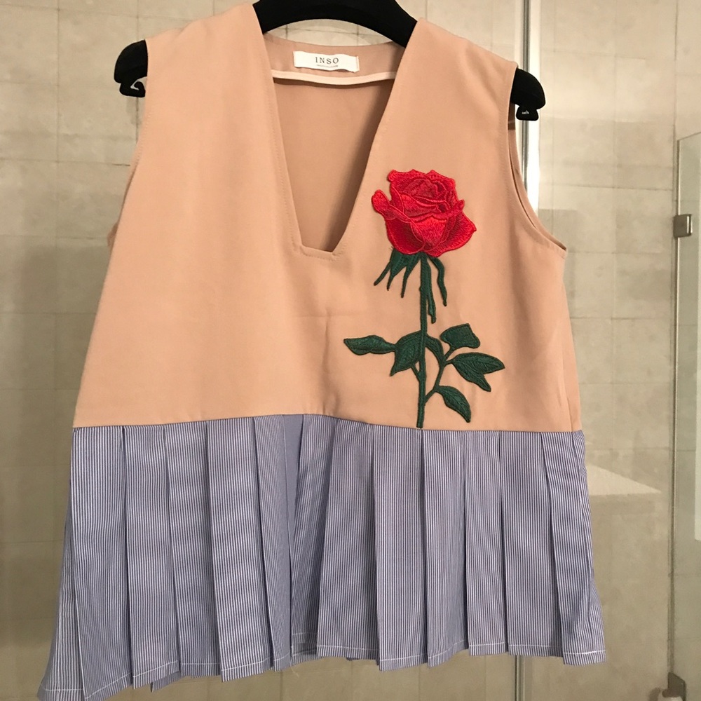 sleeveless top