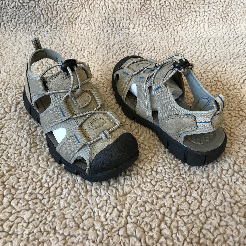 NWOT!!! Sandals by Jumping Beans
