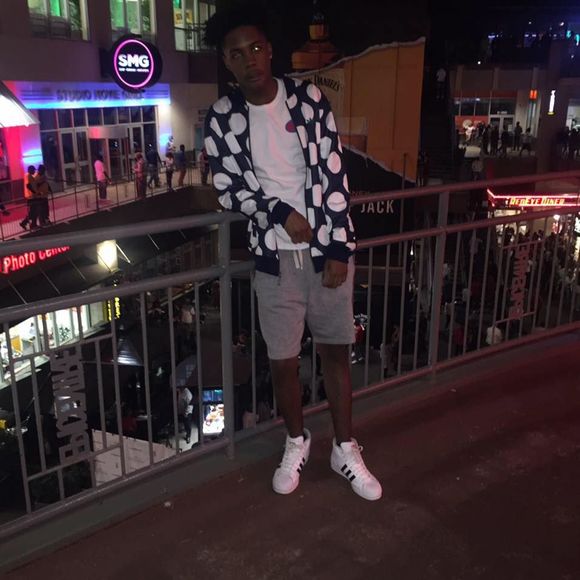 Meet your Posher, Kingg - Picture 1 of 1