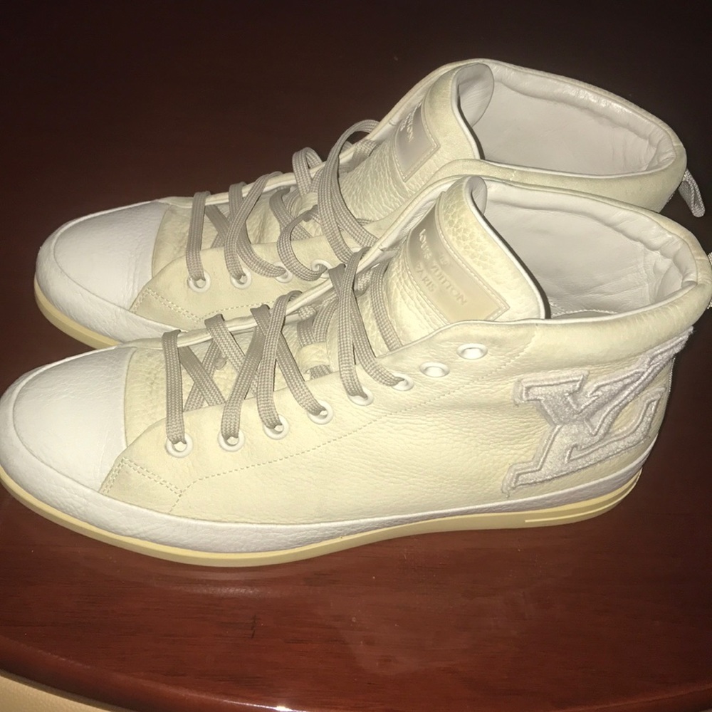 Shoes - Picture 2 of 3