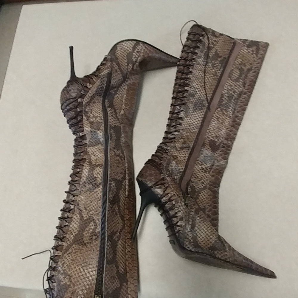 Snakeskin boots - Picture 2 of 8