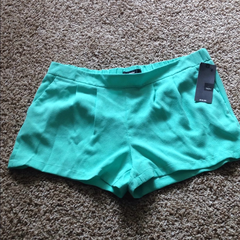 Mossimo mint green short, L