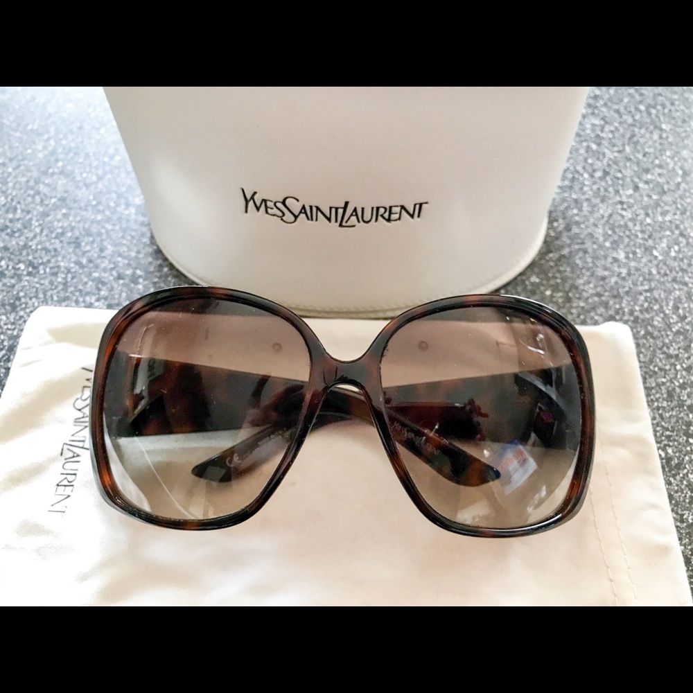 NEW LIST🍁Yves Saint Laurent Oversized Sunglasses