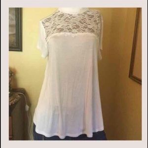 🆕👚AUCTION PRICE👩🏻‍⚖️ White Lace Rhinestone Button Top XL