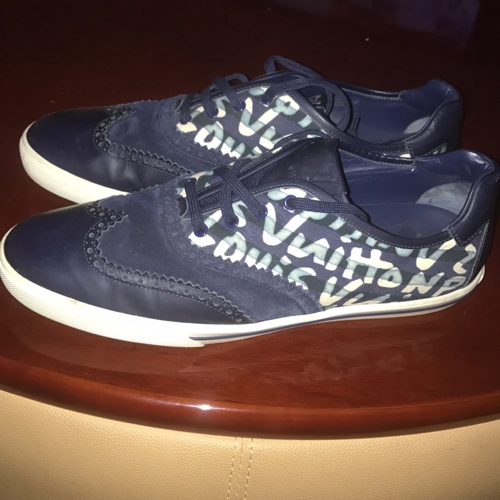 Shoes - Picture 2 of 3