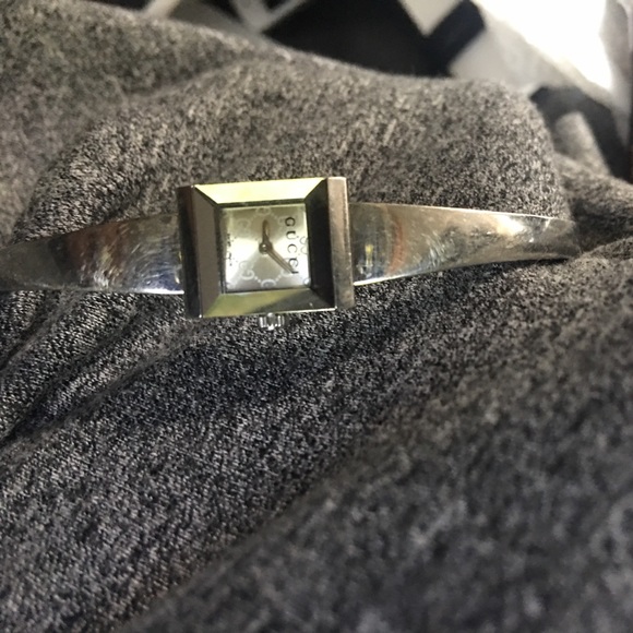 Gucci woman's watch - Picture 1 of 2