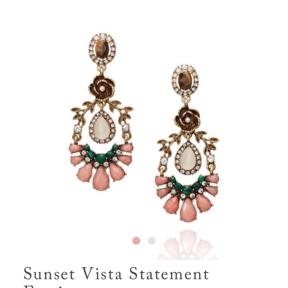 Statement earrings - Picture 3 of 7