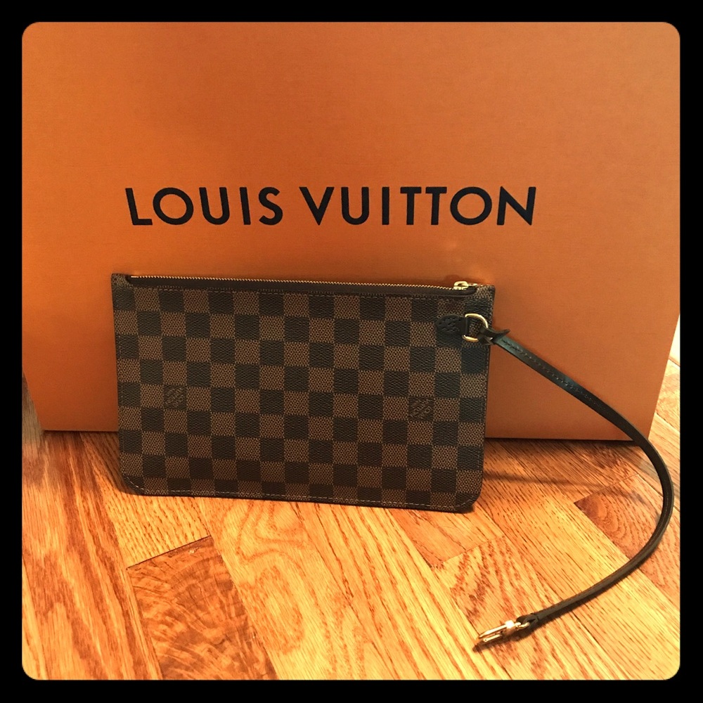 Authentic Louis Vuitton Pouchette