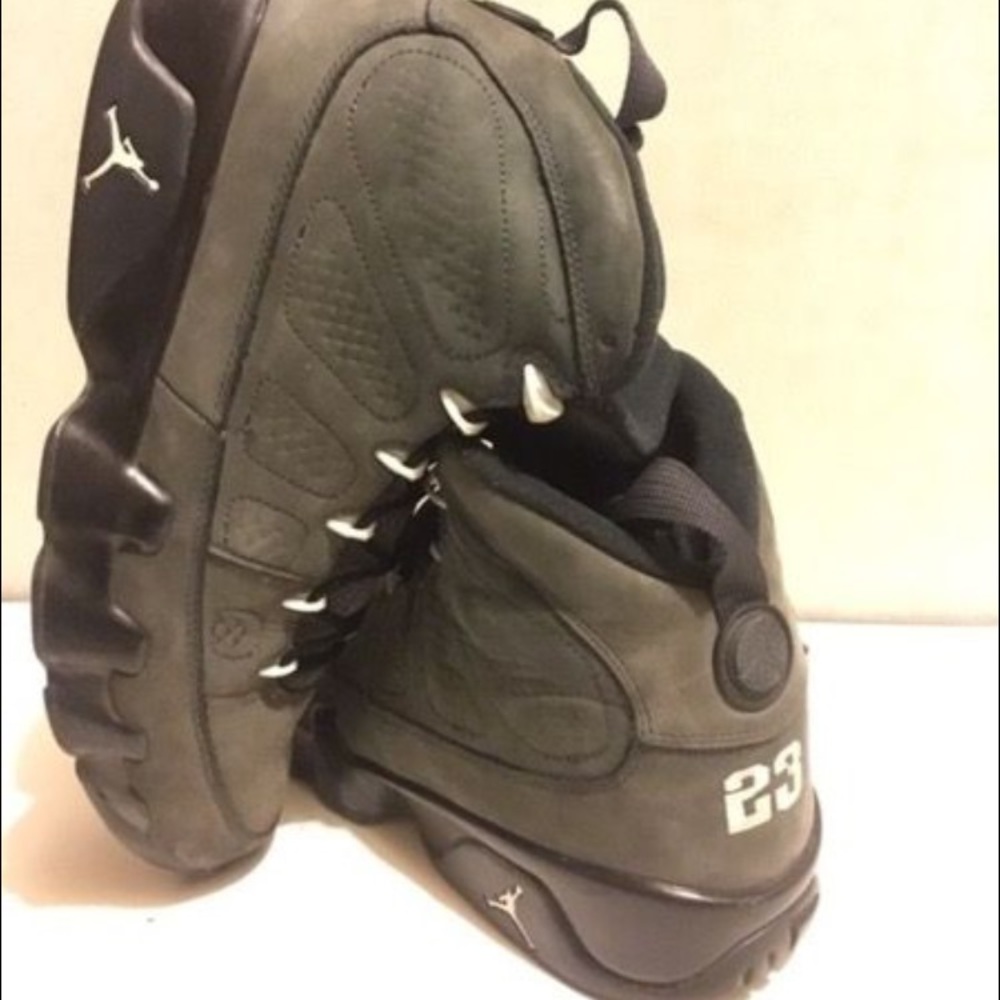 Jordan 9s special anthracite edition size 12