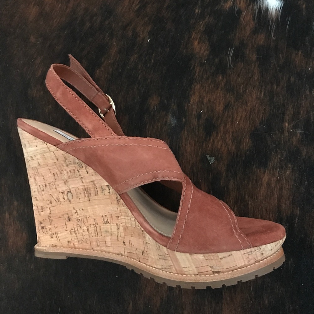 DVF Tan suede wedges!