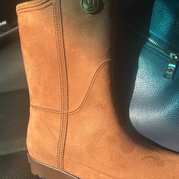 Rain boots - Picture 3 of 5