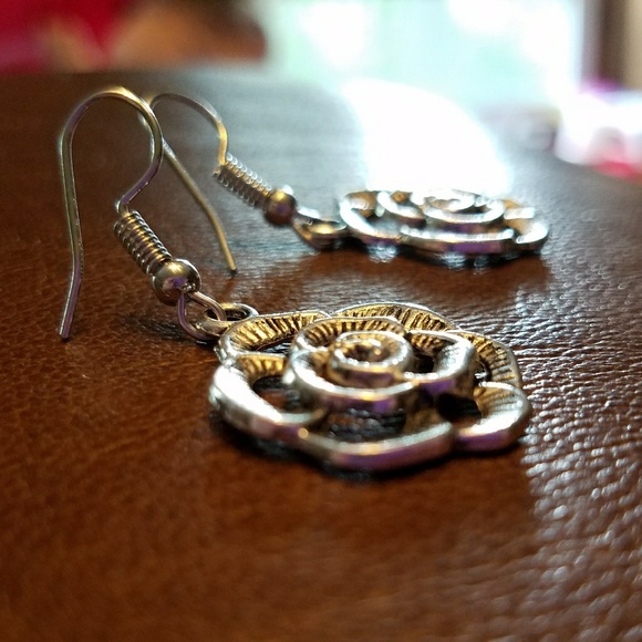 Tibetan Silver Rose Earrings - Picture 2 of 6