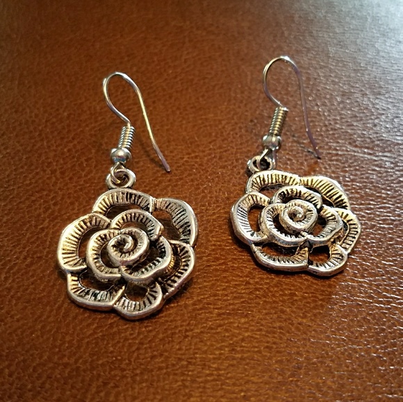 Tibetan Silver Rose Earrings - Picture 3 of 6