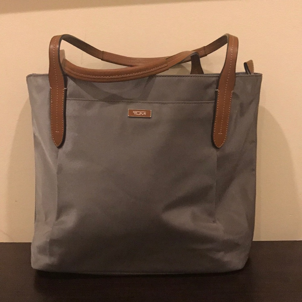 TUMI Tote bag Voyageur style - size small.