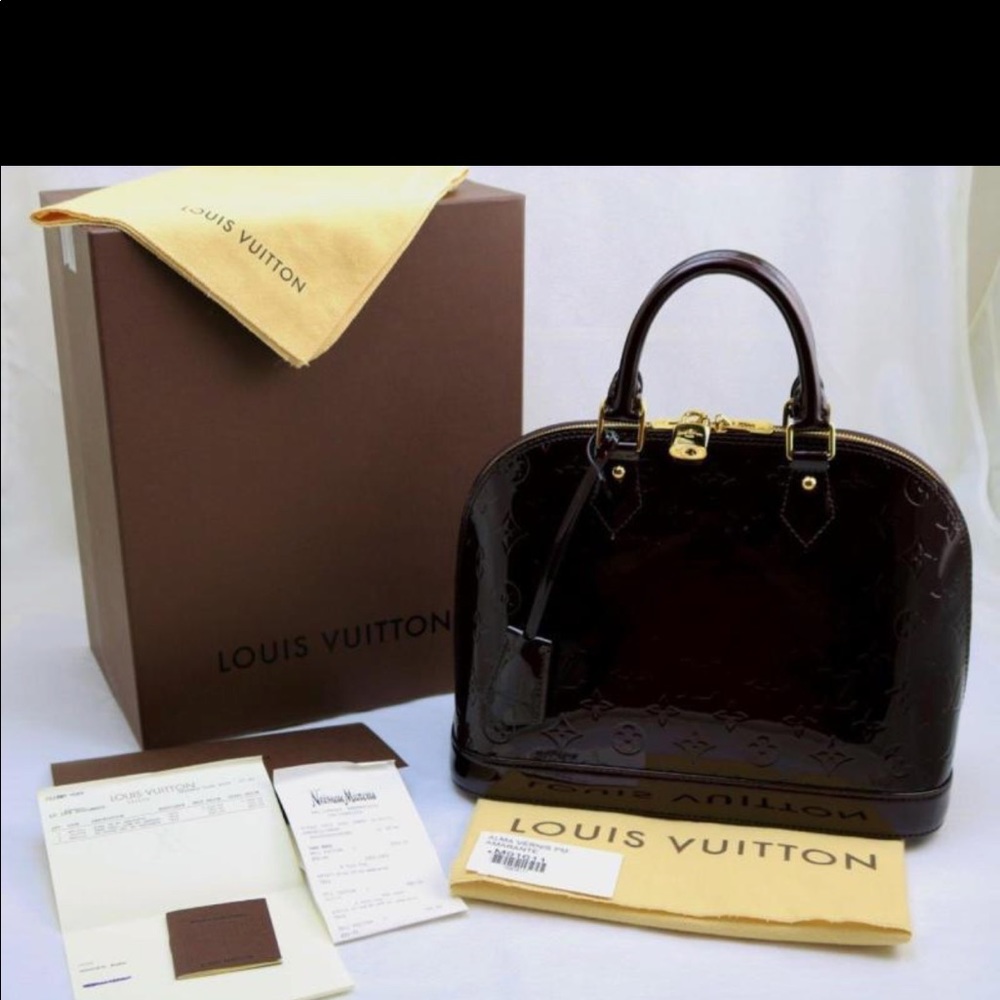 My treasure:  LV Alma pm.