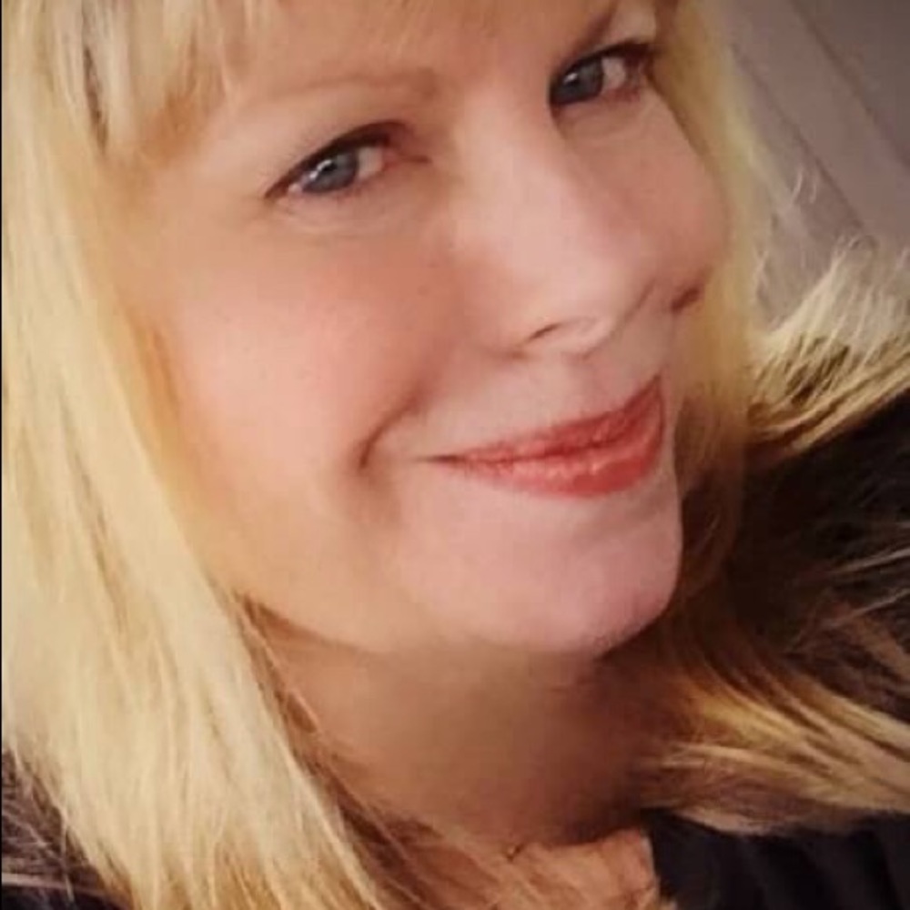 Meet your Posher, Lois