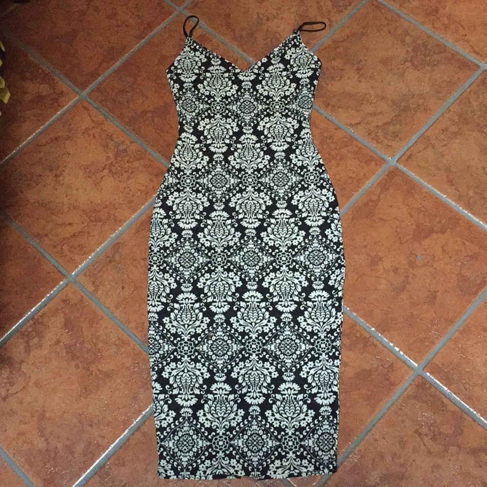 Black & White Paisley Lace Pattern Dress
