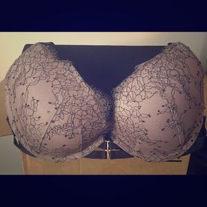 Victoria Secret 32 DD Very Sexy Push Up