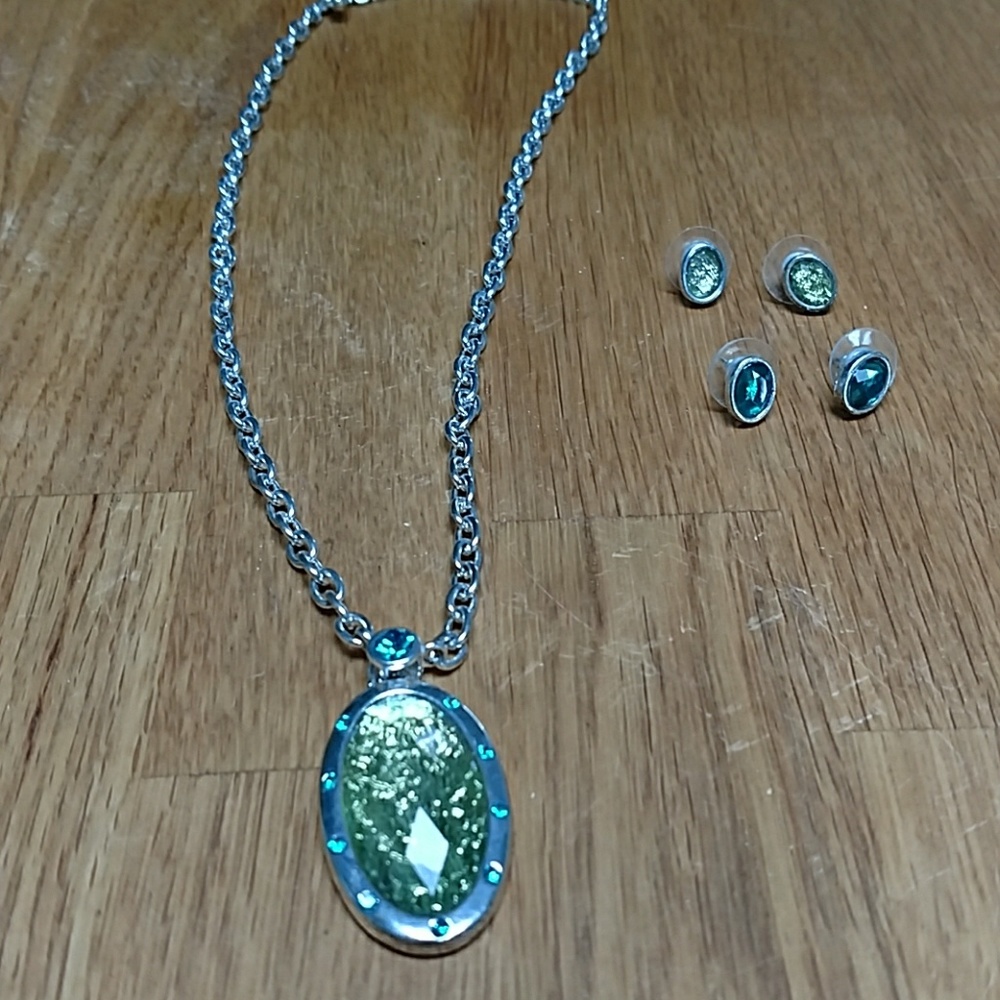 Necklace and earrings bundle - Picture 1 of 1